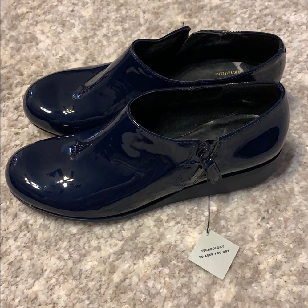 BRAND NEW navy Cole Haan waterproof booties wedge